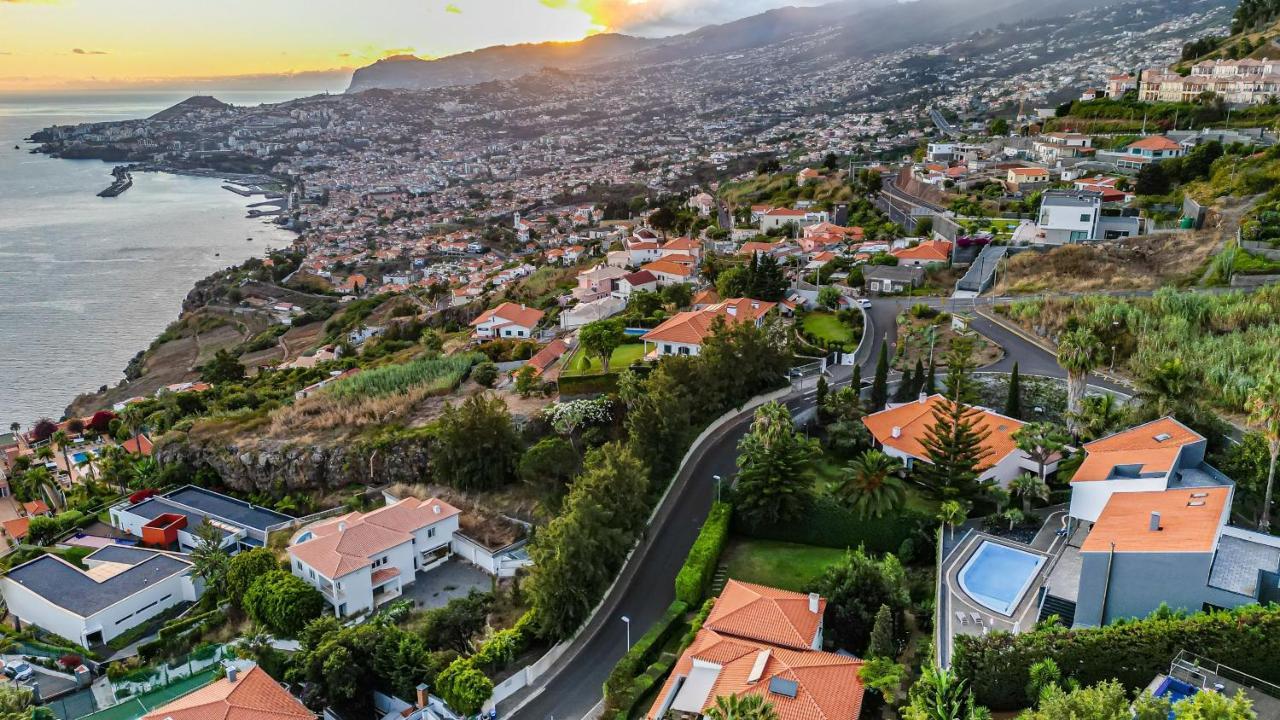 Ample Villa With Pool And Gorgeous Ocean View Funchal  Exterior photo